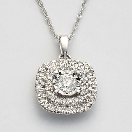 14KW 0.50CTW DIAMOND SQUARE SHAPED ILLUSION PENDAN