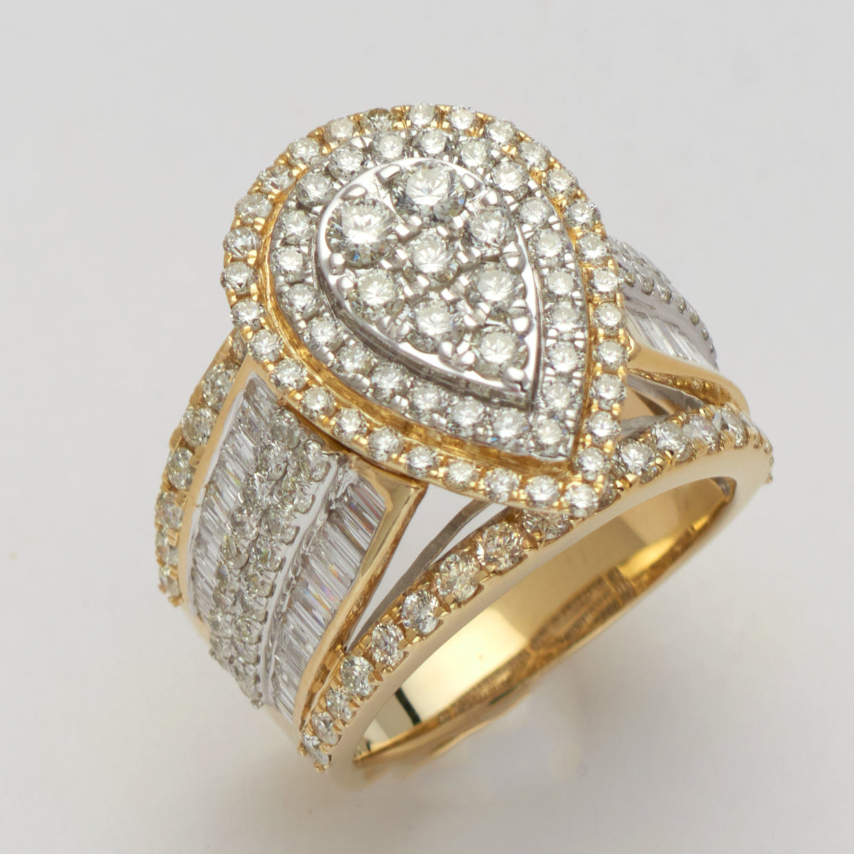 14KY 3.00CTW DIAMOND TEARDROP CLUSTER RING